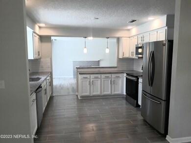 1031 Jamaica Rd E, Jacksonville, FL 32216 - photo 7