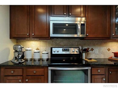 Kitchen Appliances are included!!!