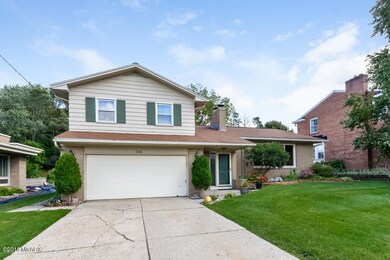 001-photo-front-view-6347035