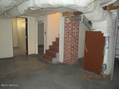 HUD 208 Elm St Grandview RTL 9-4-13 026