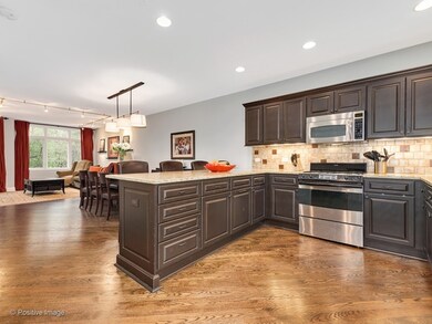 2702 N Southport Ave unit A, Chicago, IL 60614 - photo 2