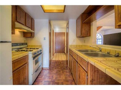 Kitchen. Efficient galley kitchen