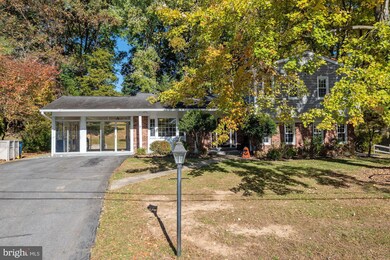 11512 Karen Dr, Potomac, MD 20854 - photo 2