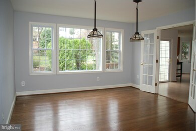 500 W Taylor Run Pkwy, Alexandria, VA 22314 - photo 5