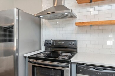 15-web-or-mls-1403 Grandview Dr-11