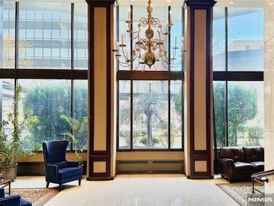 The Pembroke at Fort Lee unit 5E, Fort Lee, NJ 07024 - photo 4