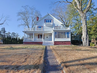 113 Hooker Ave, Poughkeepsie, NY 12601 - photo 2