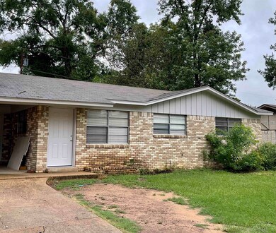 1740 Meadowbrook Ln, Texarkana, TX 75501 - photo 2