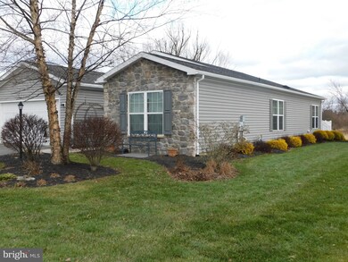 31 Eagles Watch N, Bechtelsville, PA 19505 - photo 2