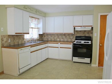 690 Niagara Pkwy, North Tonawanda, NY 14120 - photo 2