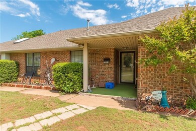 1221 NE 27th St, Moore, OK 73160 - photo 2