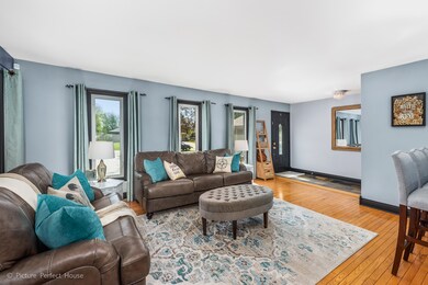 11S560 Whittington Ln unit 4, Naperville, IL 60564 - photo 5