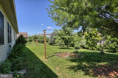 18 Bower Dr, Myerstown, PA 17067 - photo 2