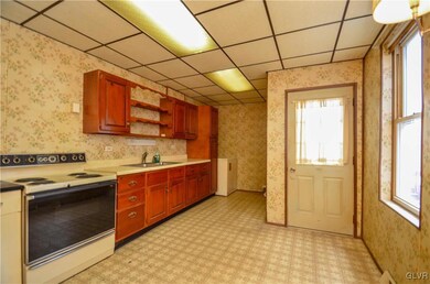 1650 Mineral Spring Rd, Reading, PA 19602 - photo 5