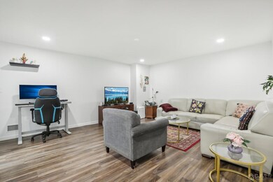 1067 Rahway Ave unit 10, Avenel, NJ 07001 - photo 3