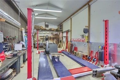 2749 Frew Mill Rd, New Castle, PA 16101 - photo 7