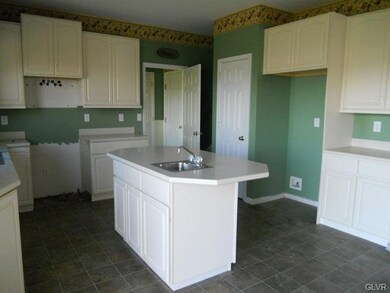 7051 Tuscany Dr, Macungie, PA 18062 - photo 5