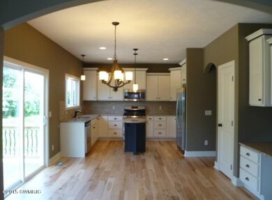 Dining area & Kitchen