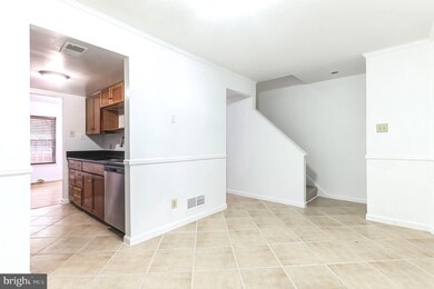 8716 Tamar Dr, Columbia, MD 21045 - photo 4