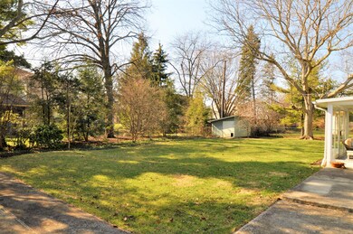 Huge, fenced Backyard
