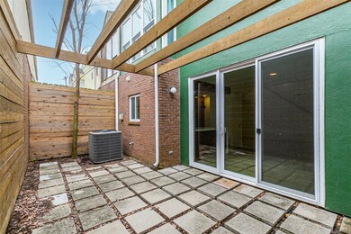 This 2 bedroom, 2.5 bathroom townhome includes a l