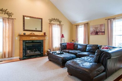 686 Bryant Rd, Manchester, NH 03109 - photo 5