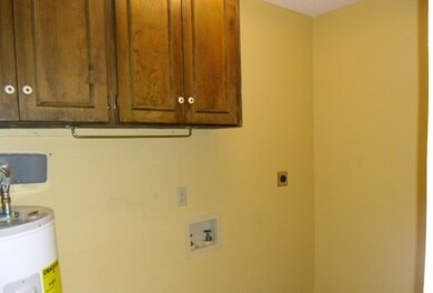 1609 Pineland Dr, Bainbridge, GA 39819 - photo 4