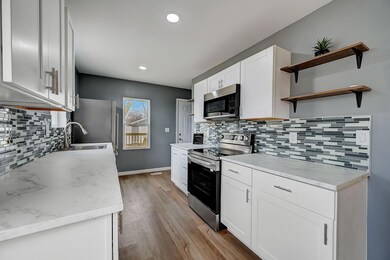 12-web-or-mls-E 13th Ave-012