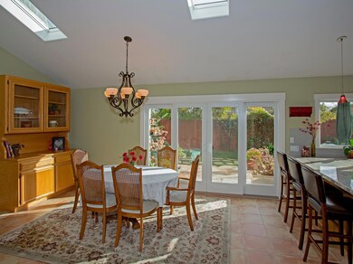 6Dining room