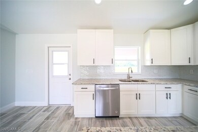 The Island Kitchen Comes With Granite Countertops,