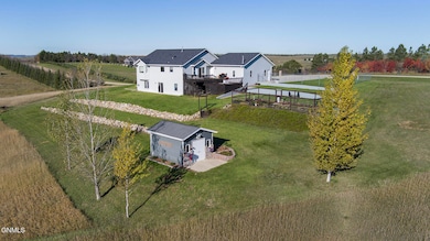 8843 Welle Loop, Bismarck, ND 58503 - photo 6