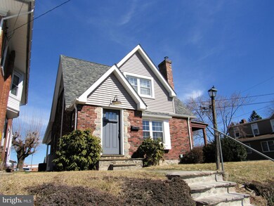 537 E 4th St, Boyertown, PA 19512 - photo 2