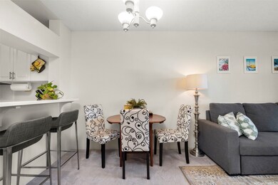 Country Club Village 5 unit 2010, Honolulu, HI 96818 - photo 3