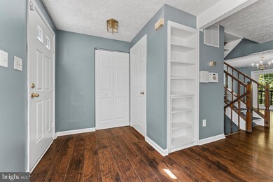 3640 Wharf Ln, Triangle, VA 22172 - photo 3