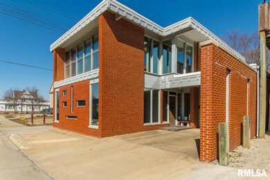 314 Pulaski St, Lincoln, IL 62656 - photo 2