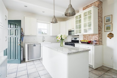 15 Bayside Ave, Oyster Bay, NY 11771 - photo 4