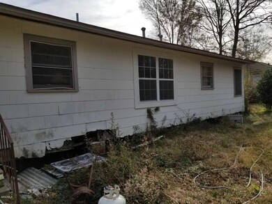 1505 Adcox Rd-Rear View