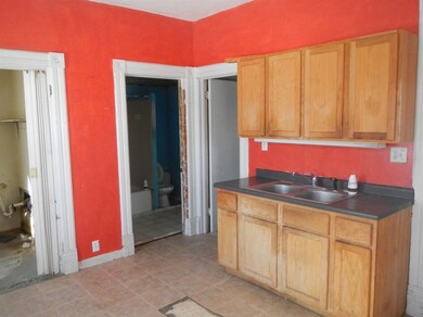 1117 3rd Ave SW, Cedar Rapids, IA 52404 - photo 2