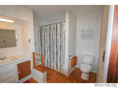 1st Floor bath