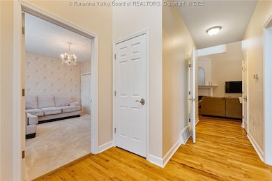 126 Newcomer Rd, Charleston, WV 25309 - photo 6