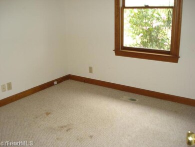 5773 Drake Rd, Greensboro, NC 27406 - photo 7