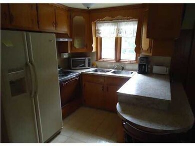 32 Westmore St, Cranston, RI 02910 - photo 3