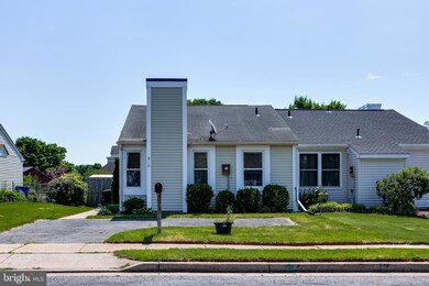 816 Chadwick Cir, Frederick, MD 21701 - photo 2