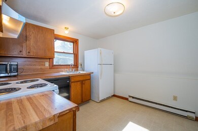 124 Charlton St unit A, Oxford, MA 01540 - photo 5