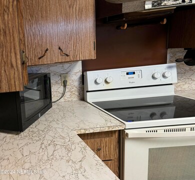 2720 Eagle St, Jacksonville, FL 32216 - photo 4