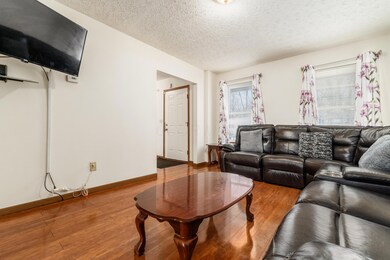 S_-_2875_Main_St_-_009