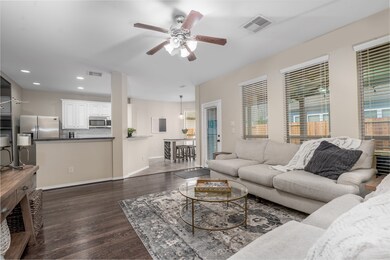 6030 Lynwood Banks Ln, Houston, TX 77092 - photo 5