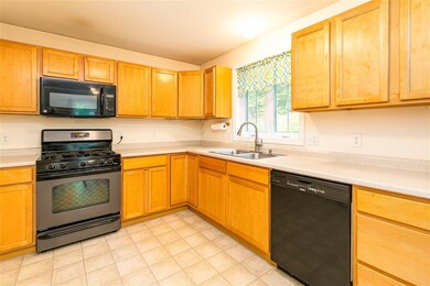 82 New Hampshire Dr, Webster, NH 03303 - photo 5