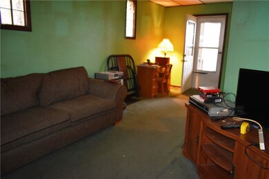 Living room/dining room