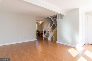 8650 Hickory Ridge Ct, Springfield, VA 22153 - photo 4